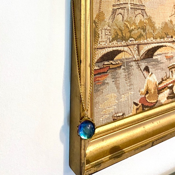 Sunset glass cameo cabachon gold necklace - Picture 4 of 4